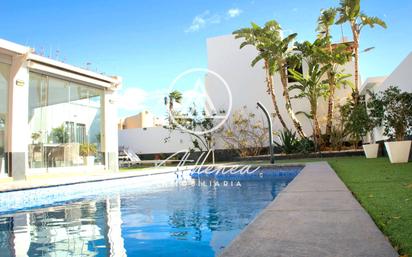 Piscina de Casa o xalet en venda en Roquetas de Mar amb Aire condicionat, Jardí privat i Piscina
