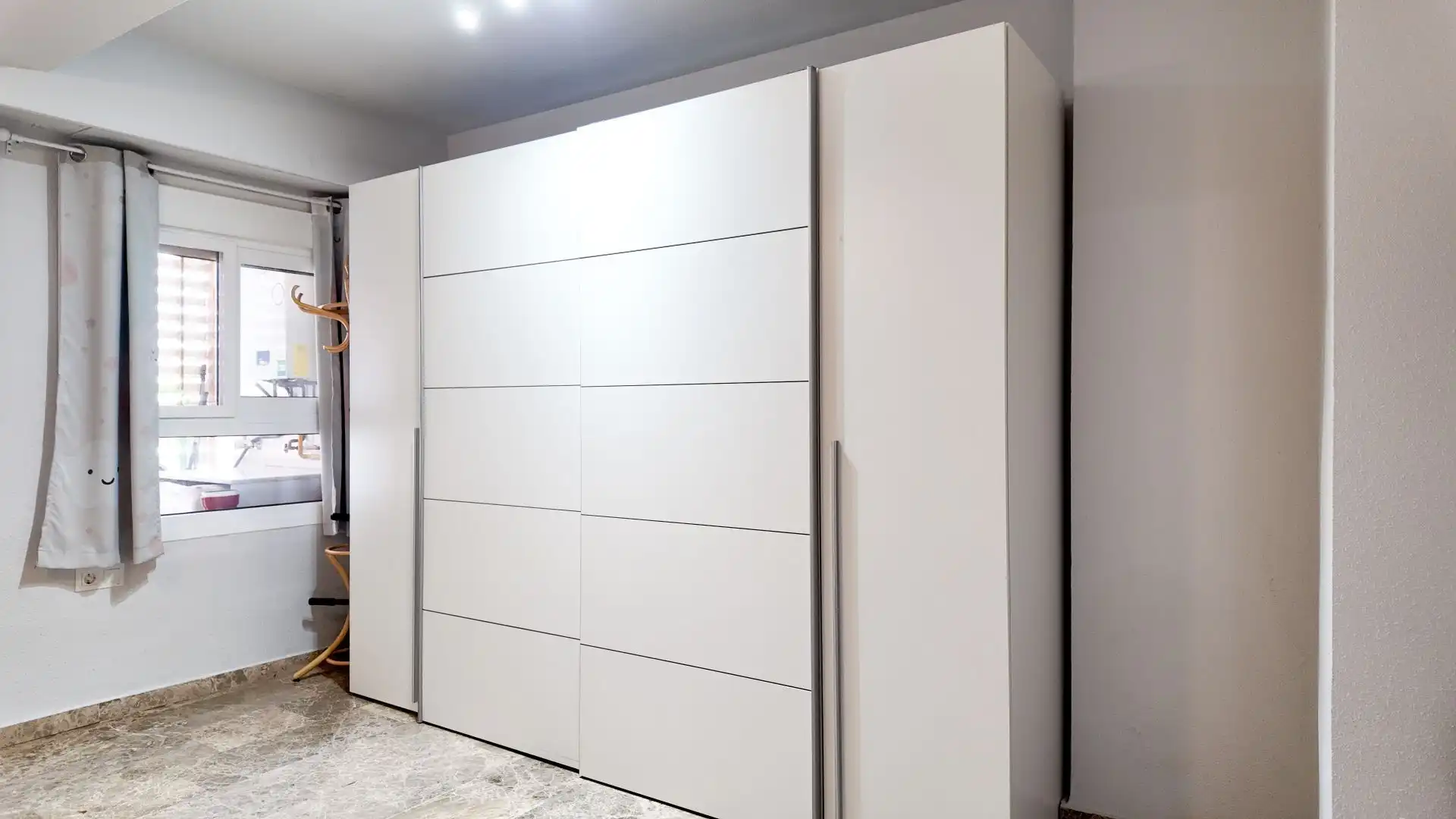 Dormitori de Apartament de lloguer en Valencia amb Aire condicionat, Calefacció i Terrassa