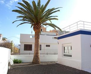 Vista exterior de Casa o xalet en venda en Puerto de la Cruz amb Aire condicionat, Jardí privat i Terrassa