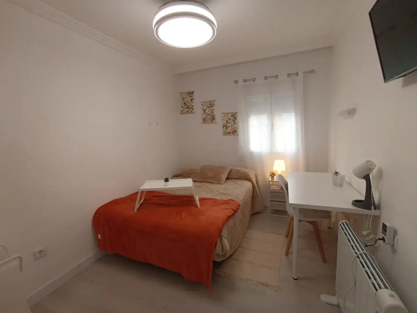 Schlafzimmer von Wohnung zur untervermieten in Madrid mit Heizung, Parkett und Möbliert