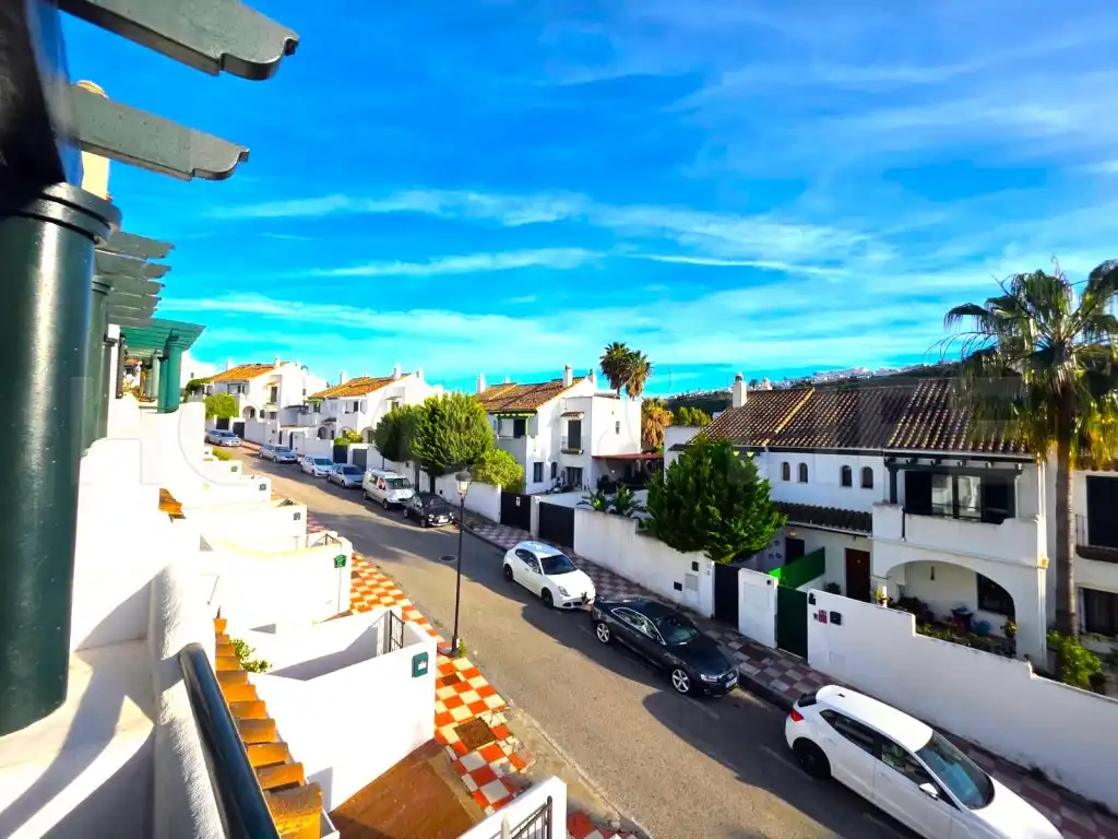 Vista exterior de Casa o chalet en venta en Manilva con Jardín privado, Terraza y Piscina