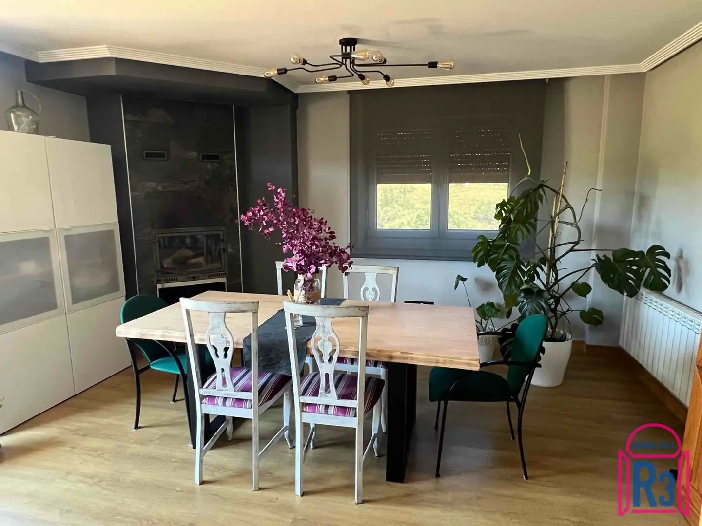 Comedor de Casa adosada en venta en Garrafe de Torío con Calefacción