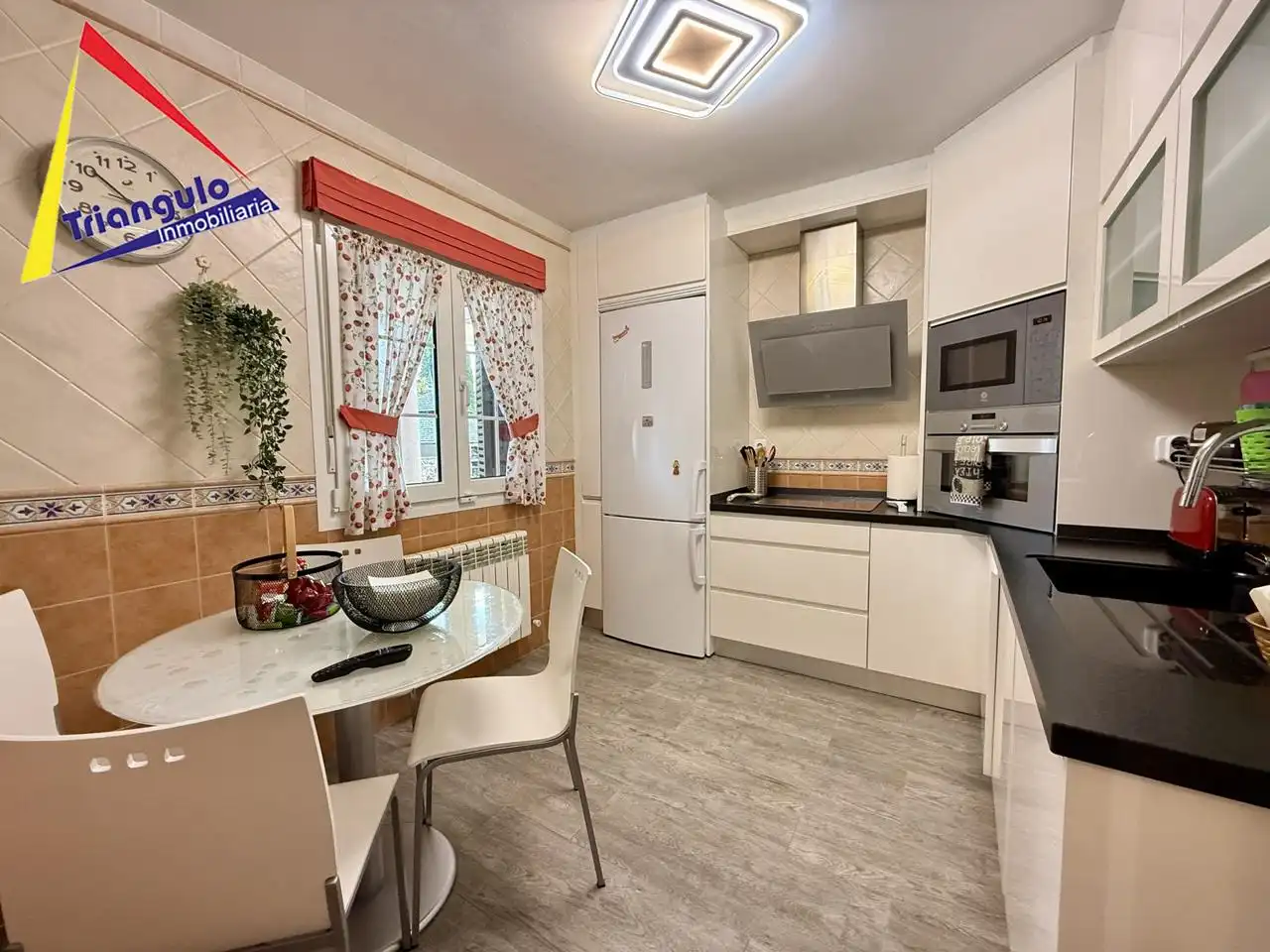 Cocina de Casa o chalet en venta en Otero de Herreros con Calefacción y Jardín privado