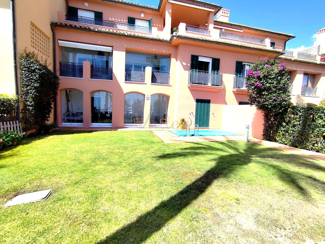 Jardí de Planta baixa en venda en Sotogrande amb Aire condicionat, Calefacció i Jardí privat