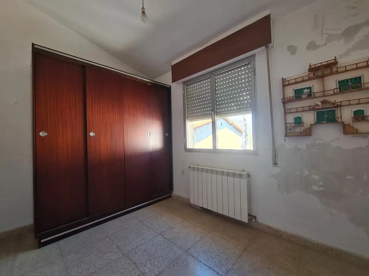 Habitación de Casa adosada en venta en La Adrada  con Balcón