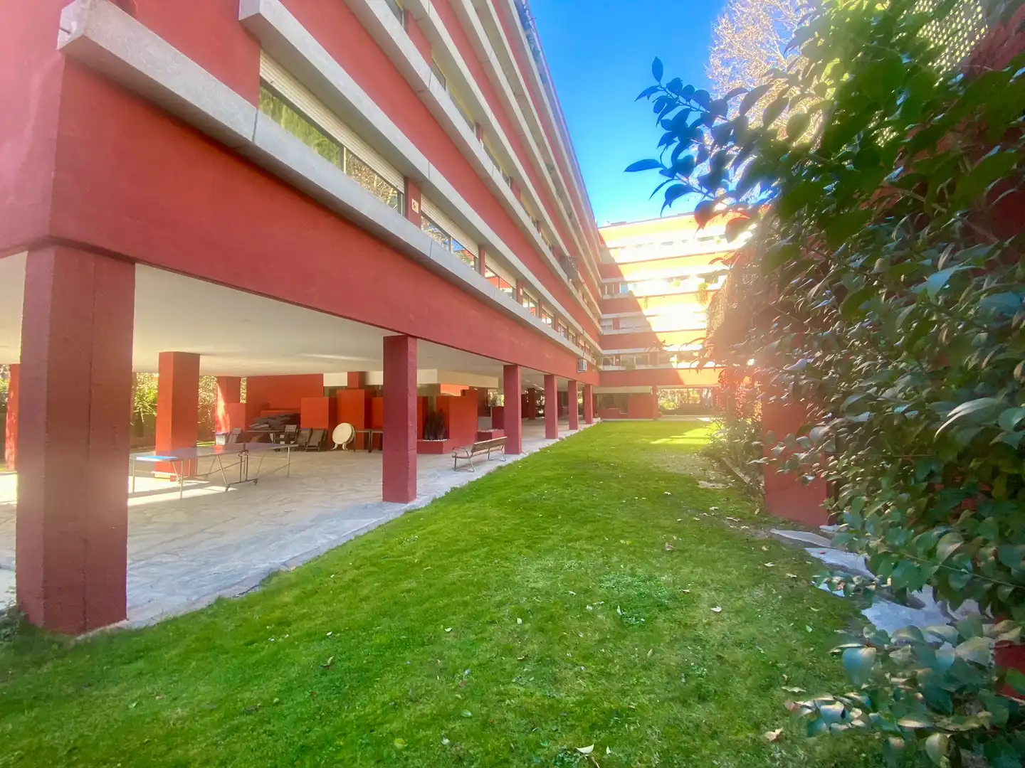 Vista exterior de Pis en venda en Madrid amb Aire condicionat, Calefacció i Jardí privat