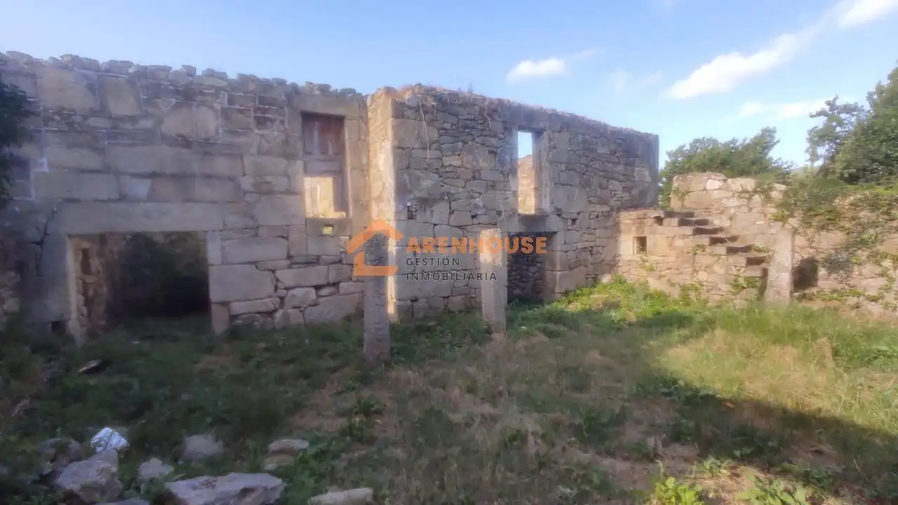 Casa o chalet en venta en A Bola  con Calefacción y Jardín privado