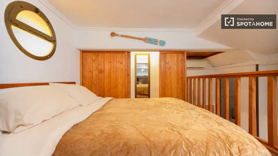 Bedroom of Flat for rent in Valencia  with Air Conditioner, Heating and Furnished