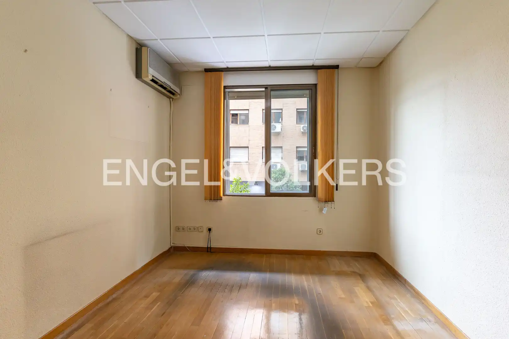 Habitación de Piso en venta en Madrid con Calefacción