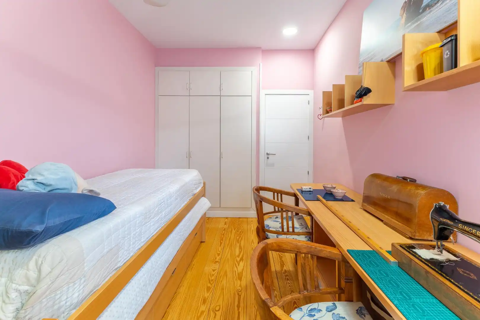 Dormitori de Casa o xalet en venda en Madrid amb Aire condicionat, Calefacció i Jardí privat
