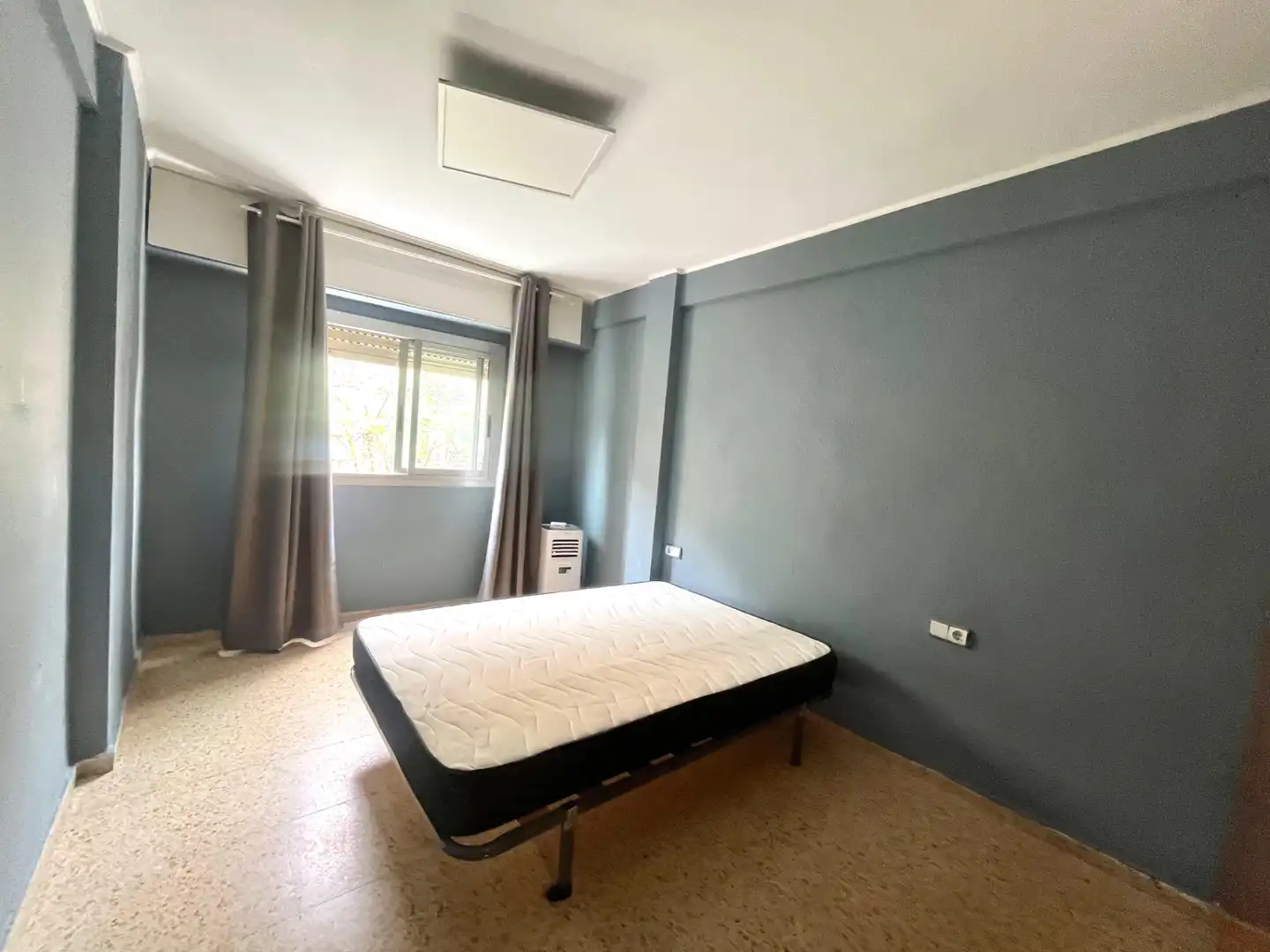 Habitación de Piso en venta en Valencia con Aire acondicionado, Amueblado y Horno