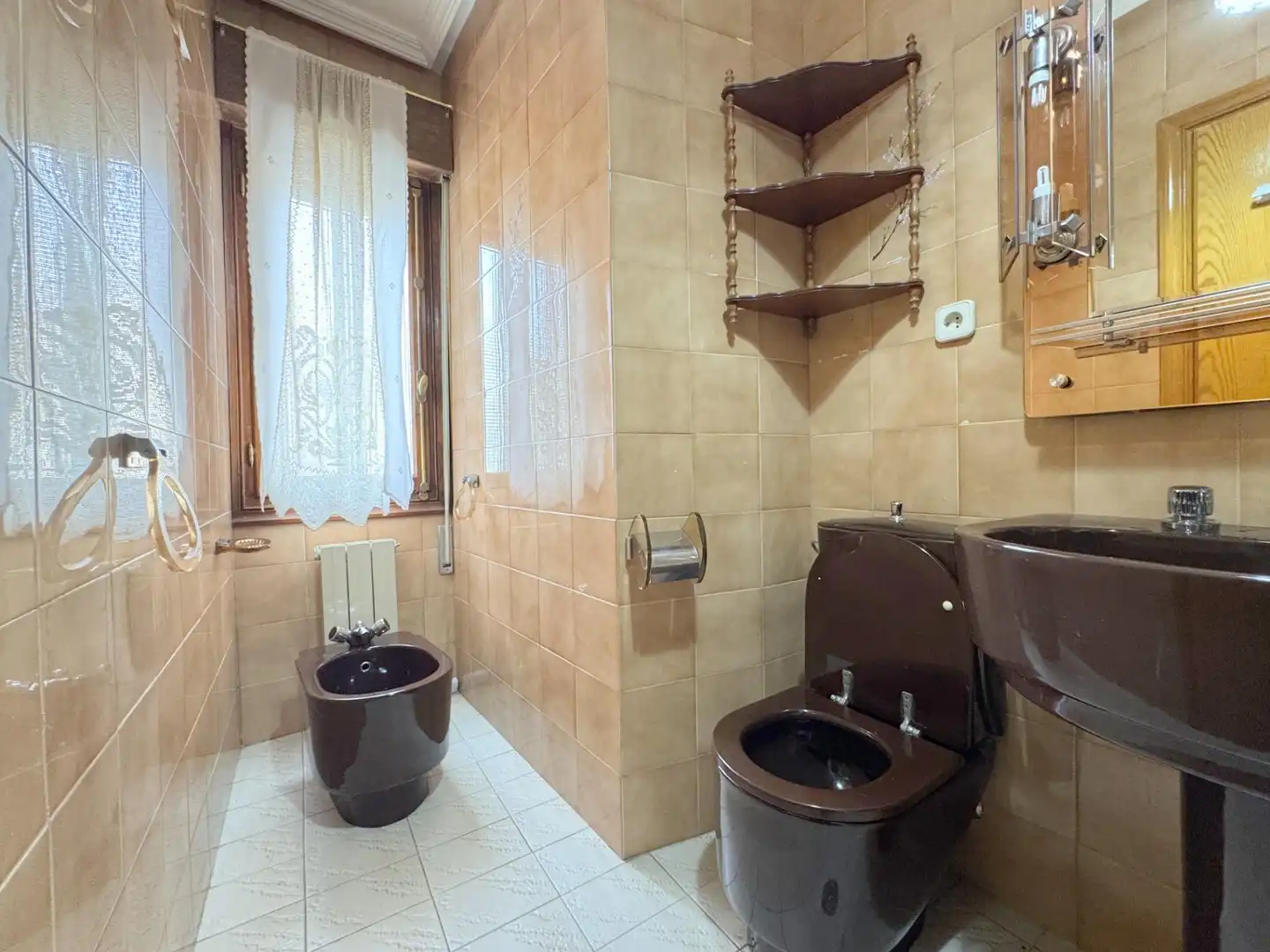 Bathroom of Houses for sale in Candeleda, Ávila