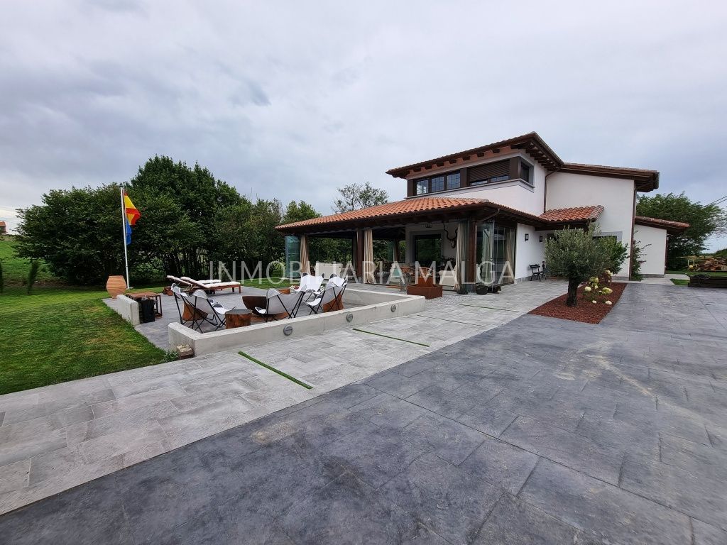 Terraza de Casa o chalet en venta en Colunga con Calefacción, Jardín privado y Parquet
