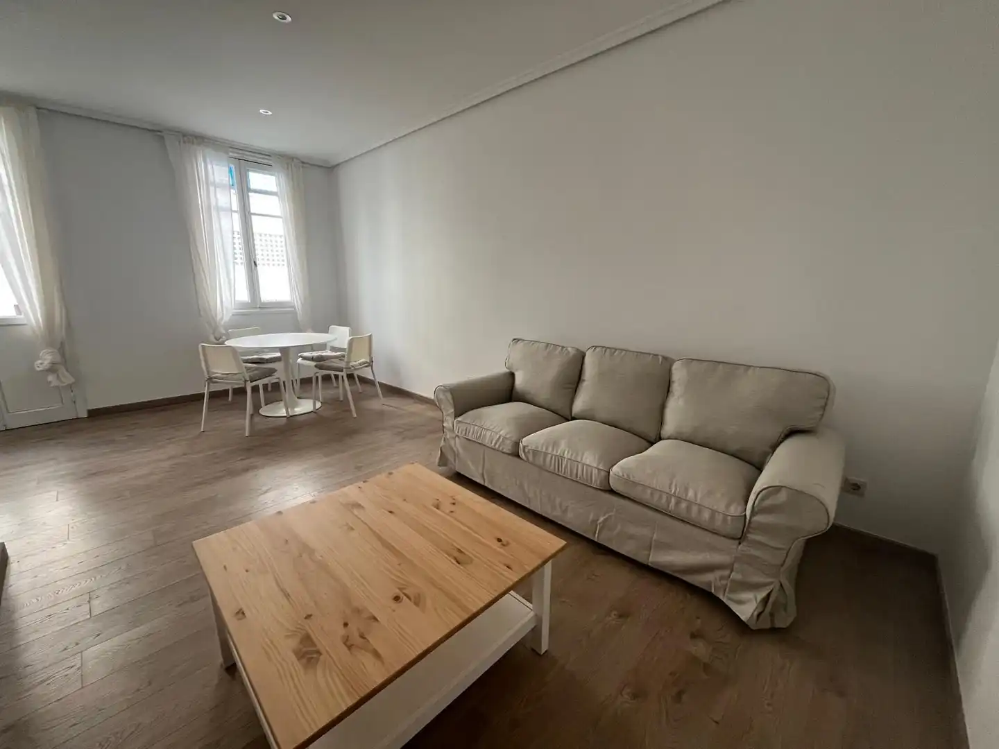 Flat for rent in Federico Tapia, Ensanche