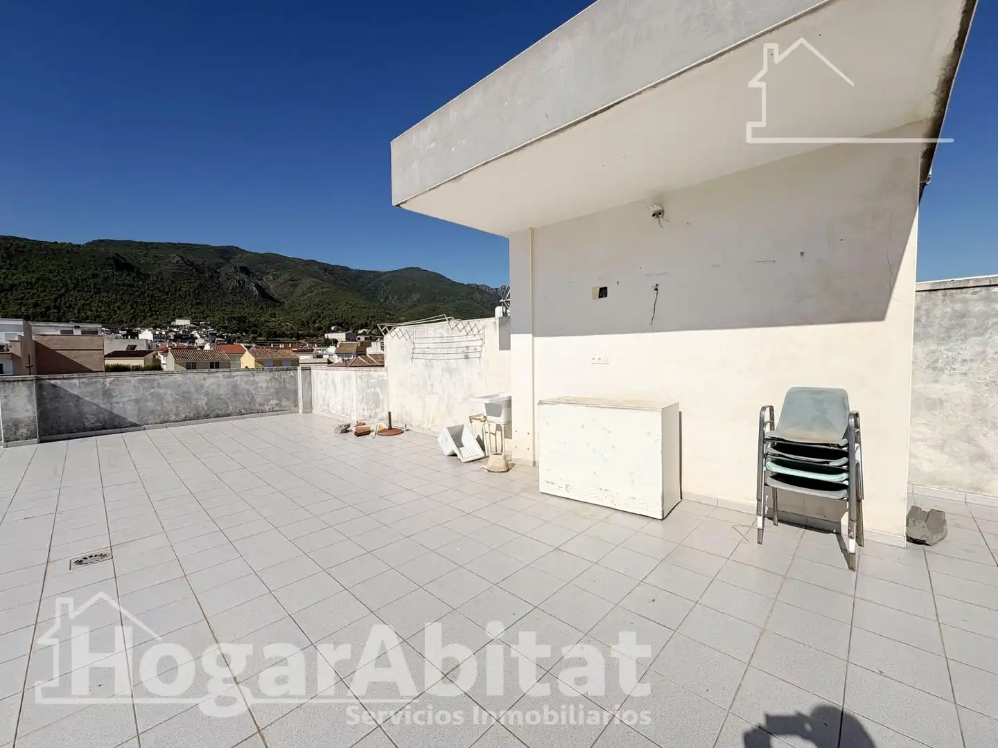 Vista exterior de Àtic en venda en Vilallonga / Villalonga amb Terrassa, Balcó i Piscina comunitària