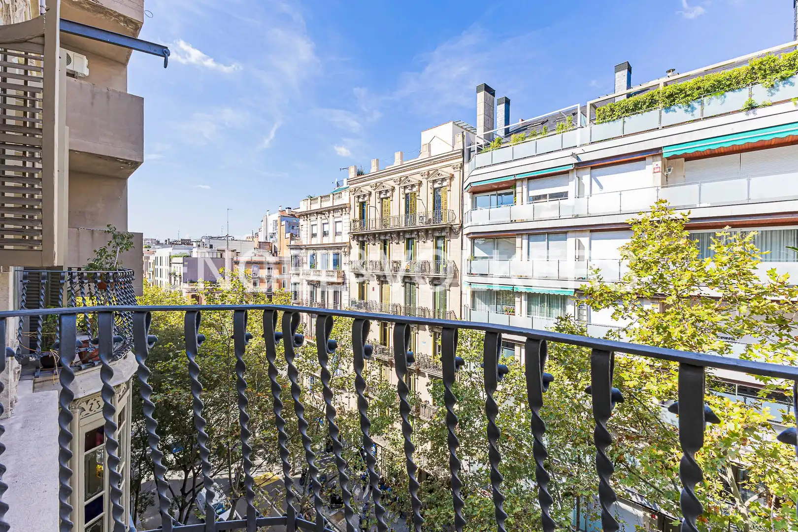 Vista exterior de Pis en venda en Barcelona amb Aire condicionat, Calefacció i Parquet