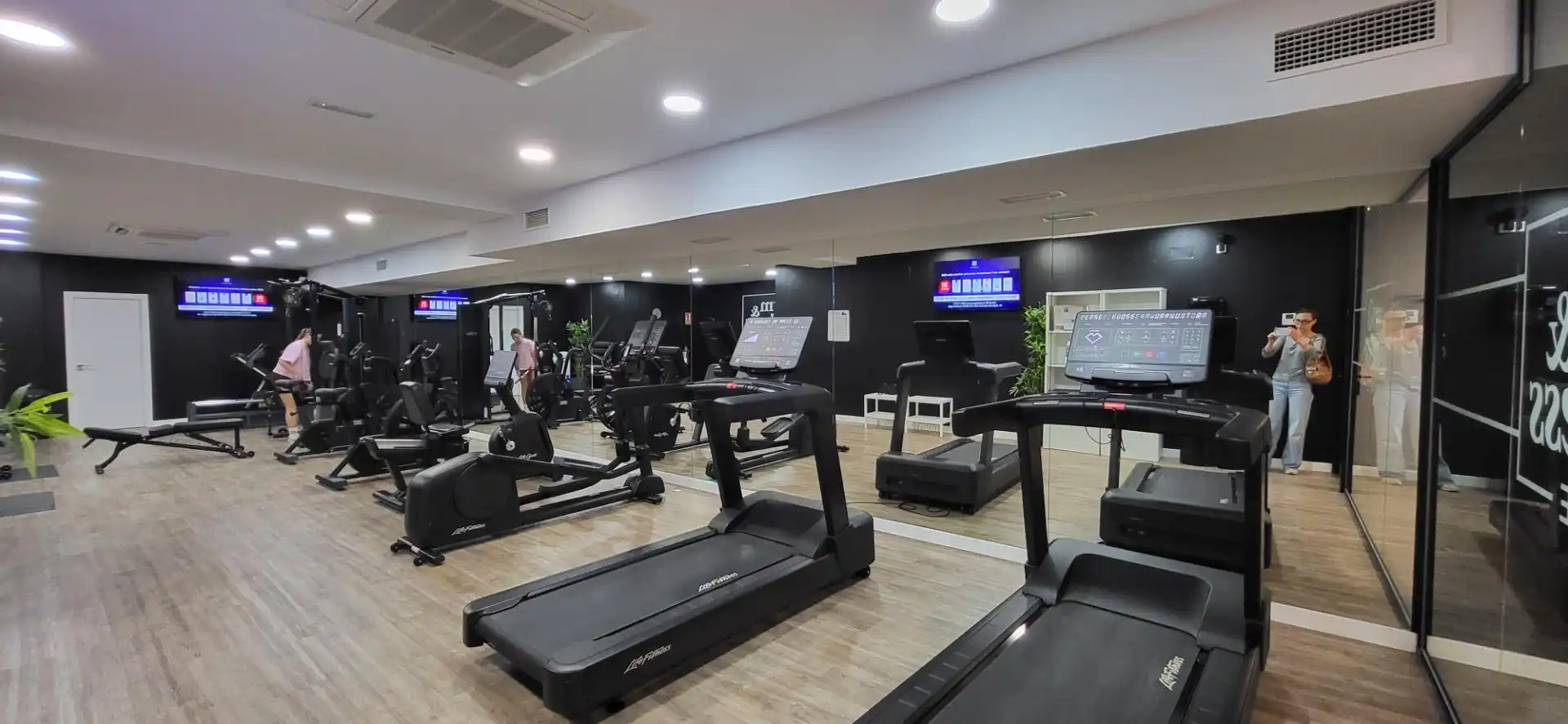 Apartament en venda en Benahavís amb Aire condicionat, Calefacció i Jardí privat