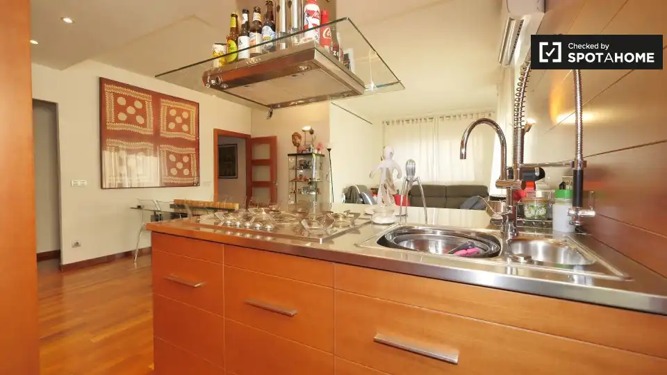 Kitchen of Flat for share in Barcelona  with Air Conditioner, Heating and Furnished