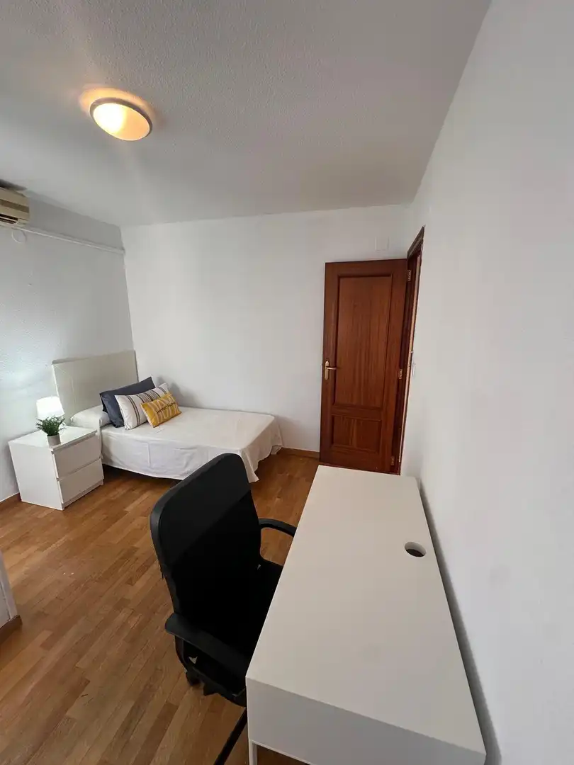 Wohnung zur Miete in Calle de Àngel Guimerà, Arrancapins