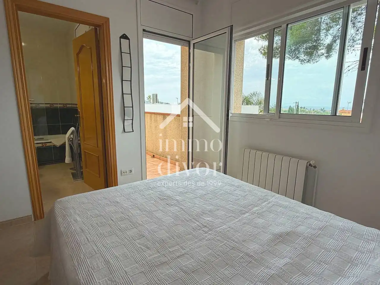 Casa aparellada amb jardí en venda a Calle Barcelona, imagen 17