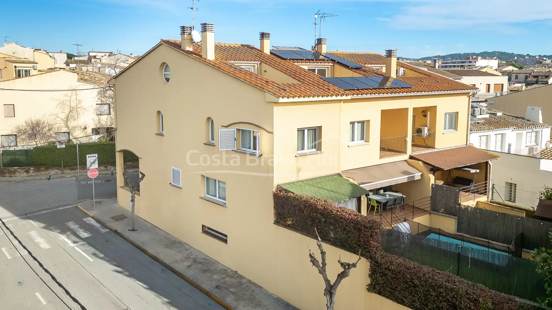 Adossat amb terrassa en venda a Carrer de Sant Pere, imagen 3