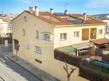 Reihenhaus mit Balkon zum Verkauf in Carrer de Sant Pere