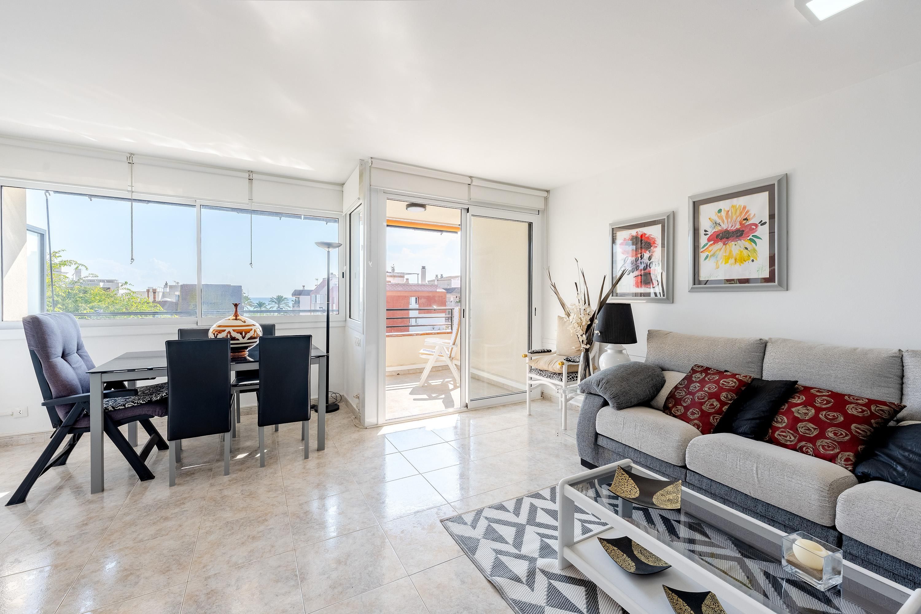 Sala d'estar de Apartament en venda en Vilanova i la Geltrú amb Aire condicionat, Calefacció i Jardí privat