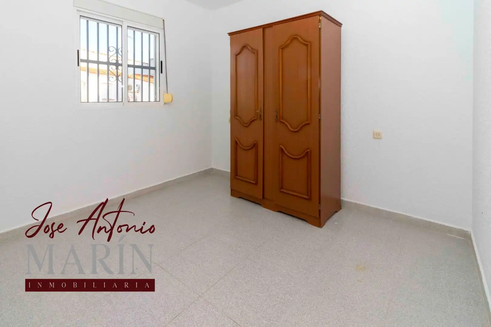 Bedroom of Houses for sale in Valdelacalzada