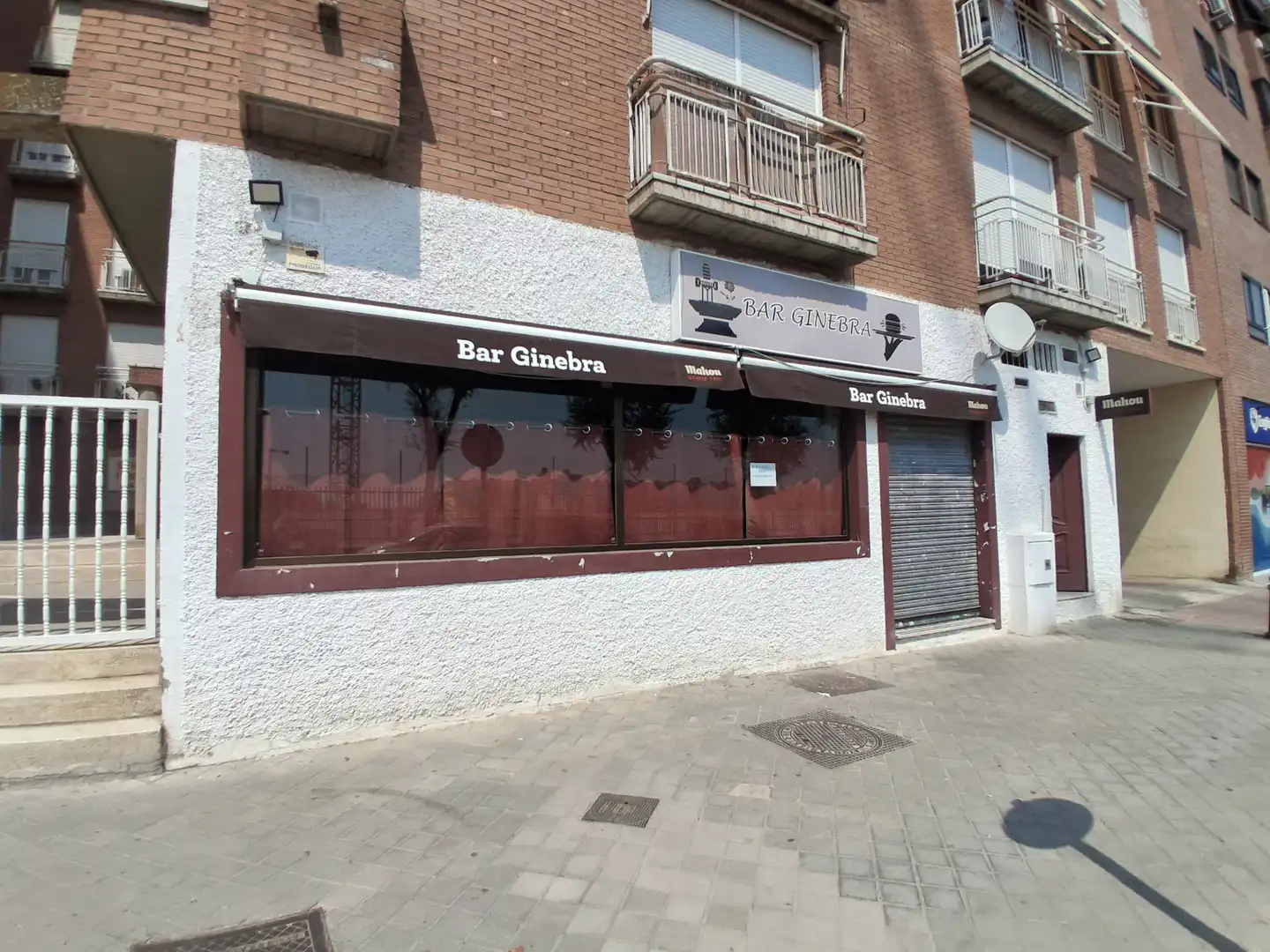 Local comercial en traspàs a Sur - PAU 4, imagen 3