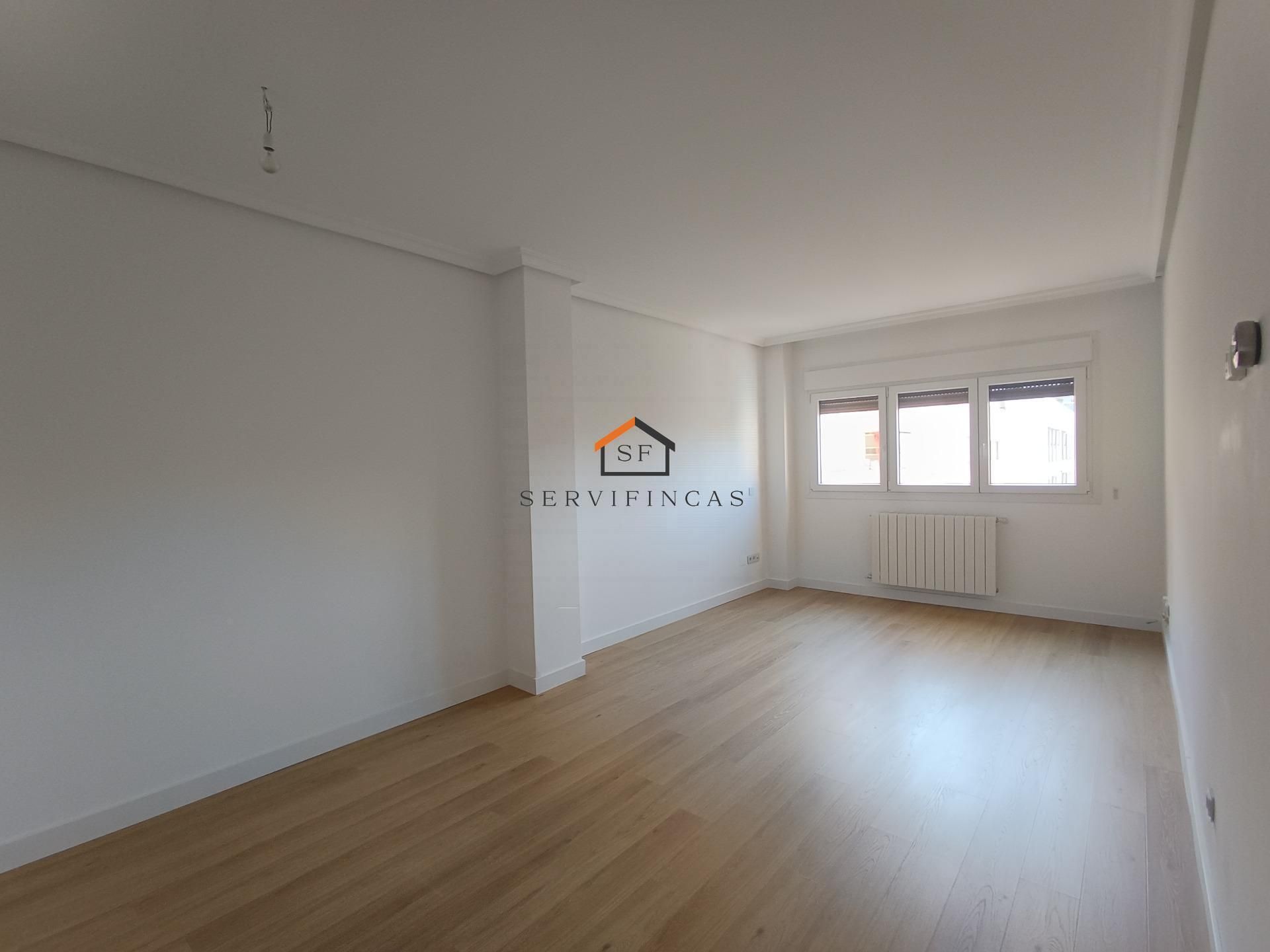 Living room of Flat to rent in  Madrid Capital  with Air Conditioner, Heating and Private garden