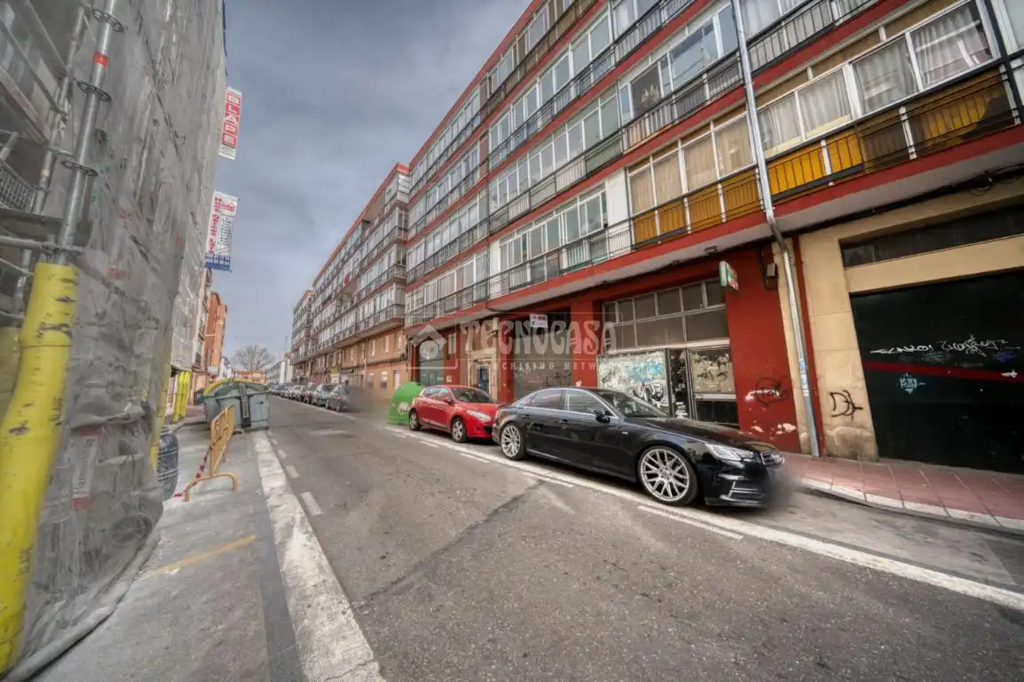 Vista exterior de Pis en venda en Valladolid amb Calefacció