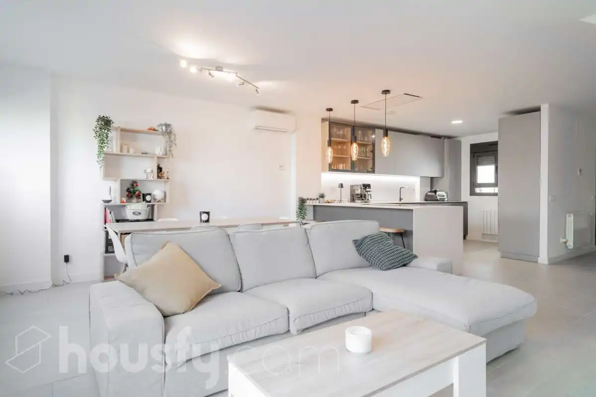 Sala d'estar de Casa o xalet en venda en Villalbilla amb Aire condicionat, Calefacció i Jardí privat