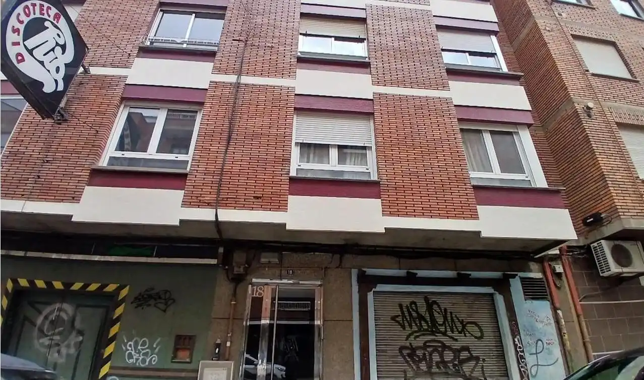 Pis amb ascensor en venda a Flores de Sil - La Placa