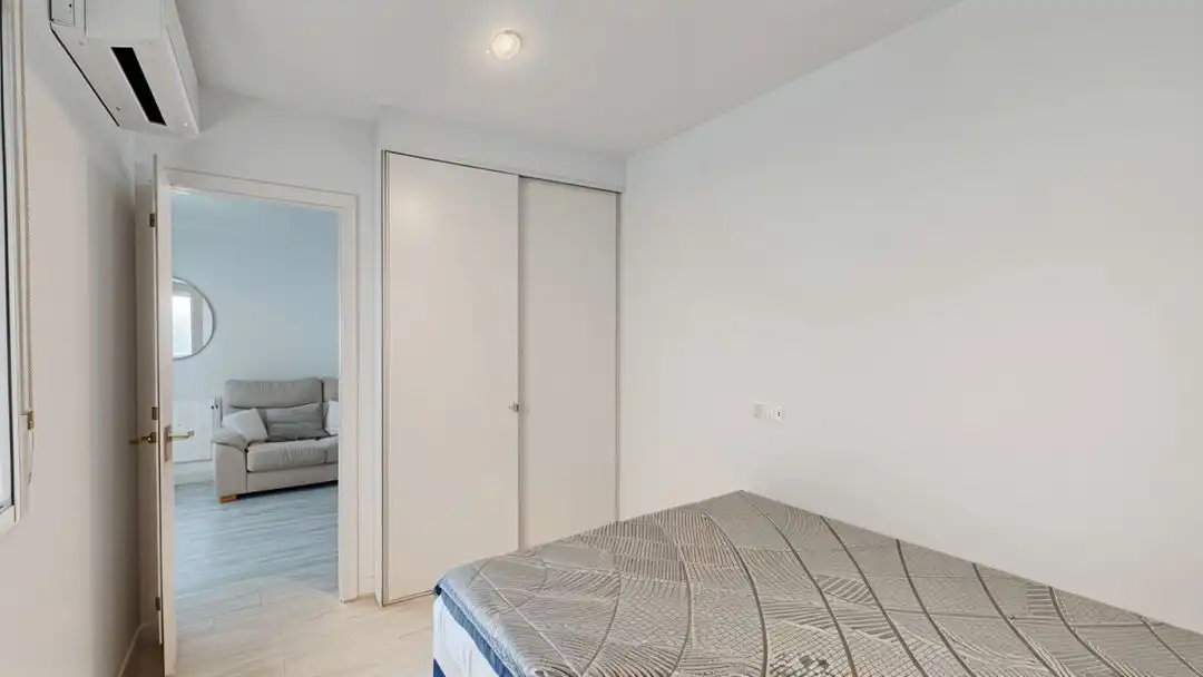 Bedroom of Flat for sale in Madrid  with Air Conditioner, Heating and Furnished