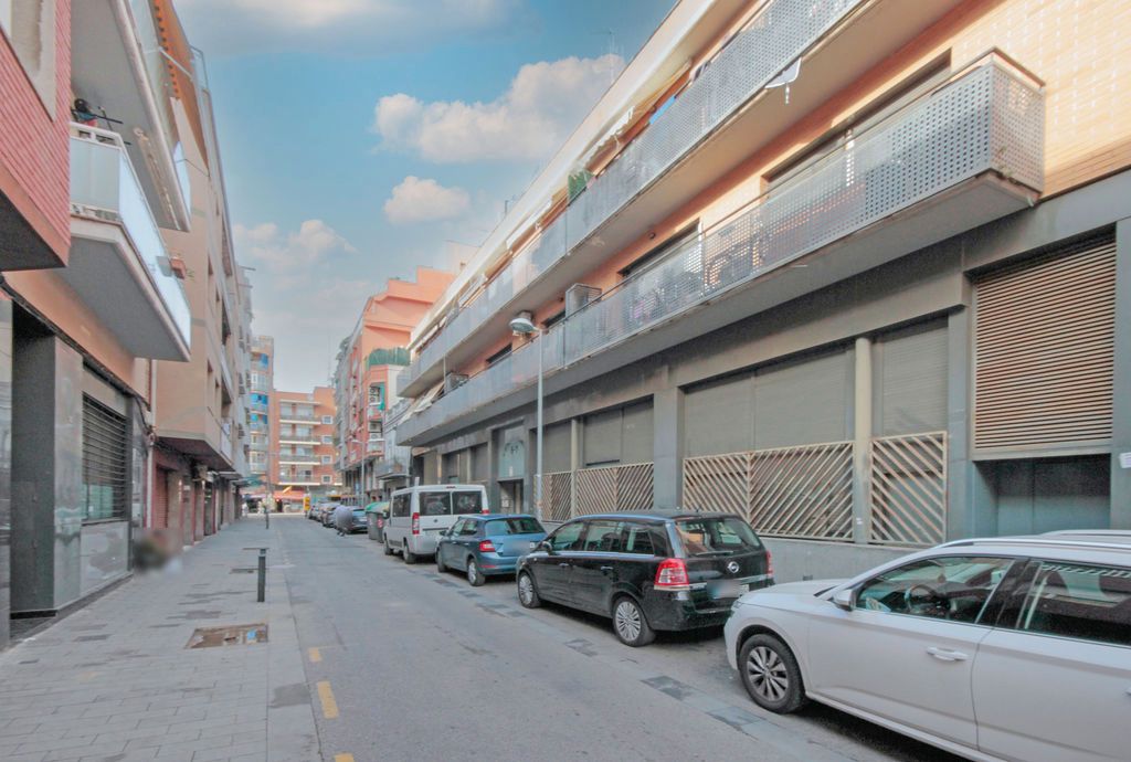 Duplex for sale in C/ Rafael de Casanovas, Artigues