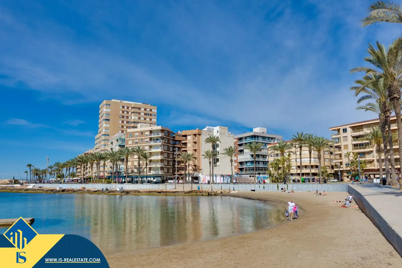 Vista exterior de Ático de alquiler en Torrevieja con Terraza, Trastero y Amueblado