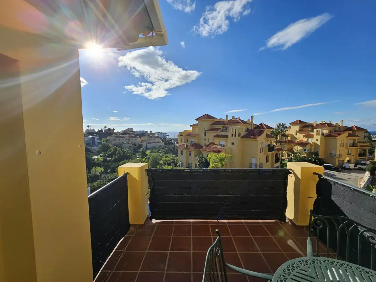 Vista exterior de Apartament en venda en Mijas amb Aire condicionat, Terrassa i Traster
