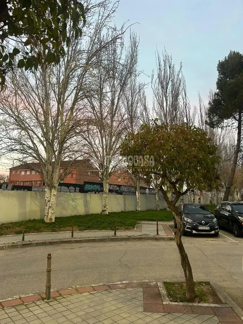 Vista exterior de Garaje en venta en Fuenlabrada