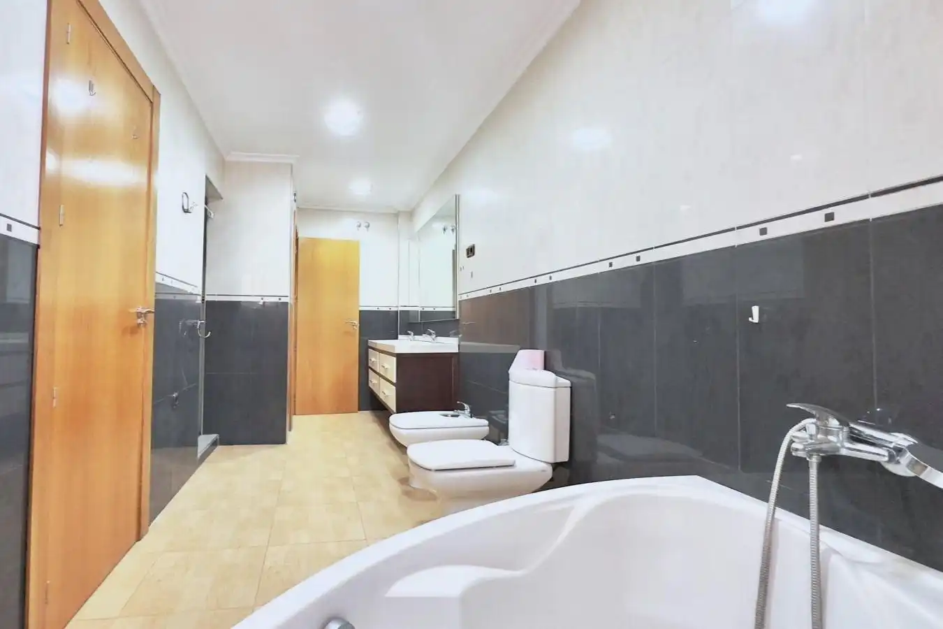 Bathroom of Attic for sale in Torrevieja  with Air Conditioner, Heating and Furnished