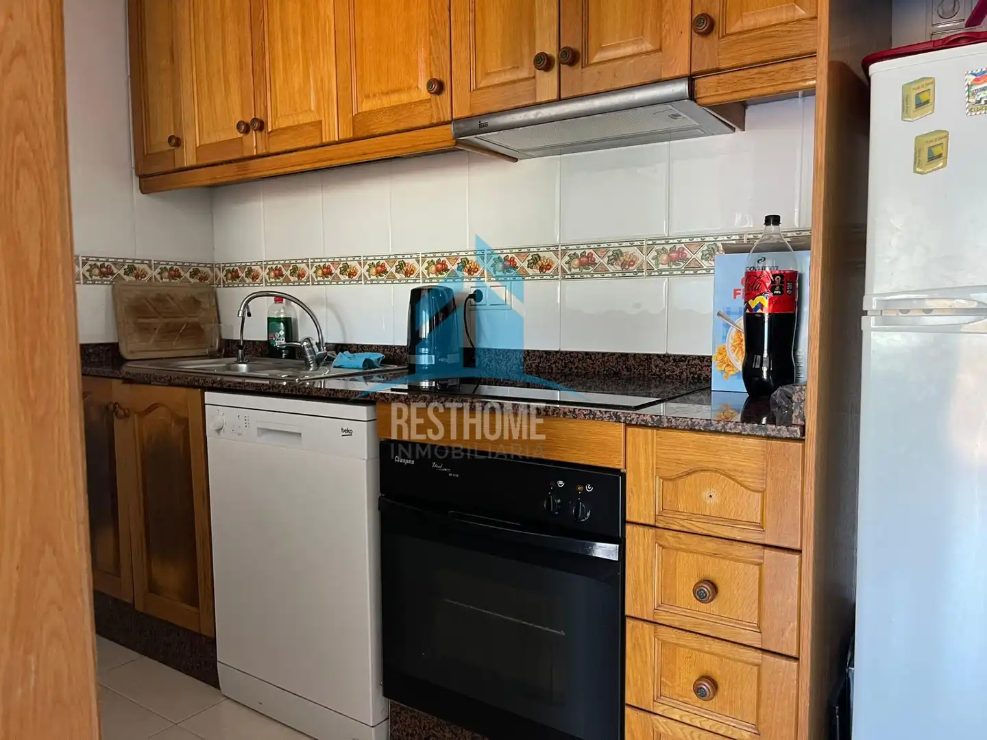 Cuina de Apartament en venda en Torrevieja amb Aire condicionat, Jardí privat i Terrassa