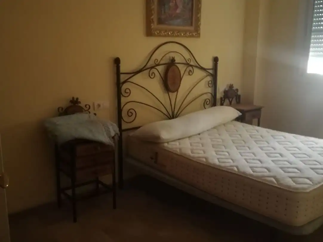 Habitación de Piso en venta en Pilas con Terraza, Trastero y Amueblado