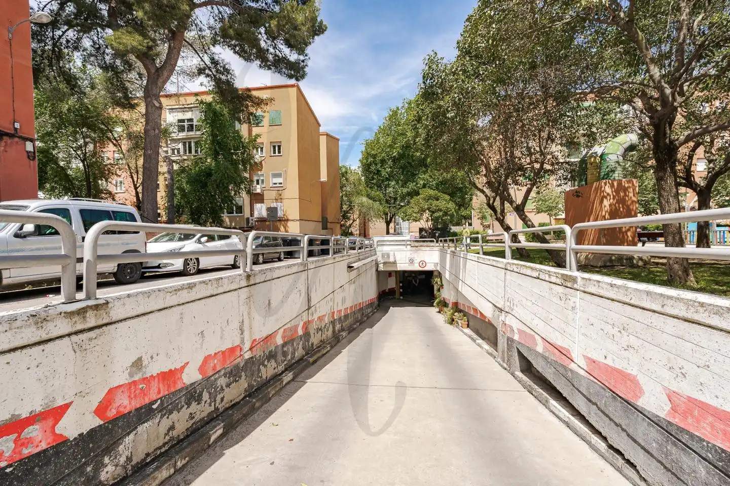 Vista exterior de Planta baja en venta en Madrid con Calefacción