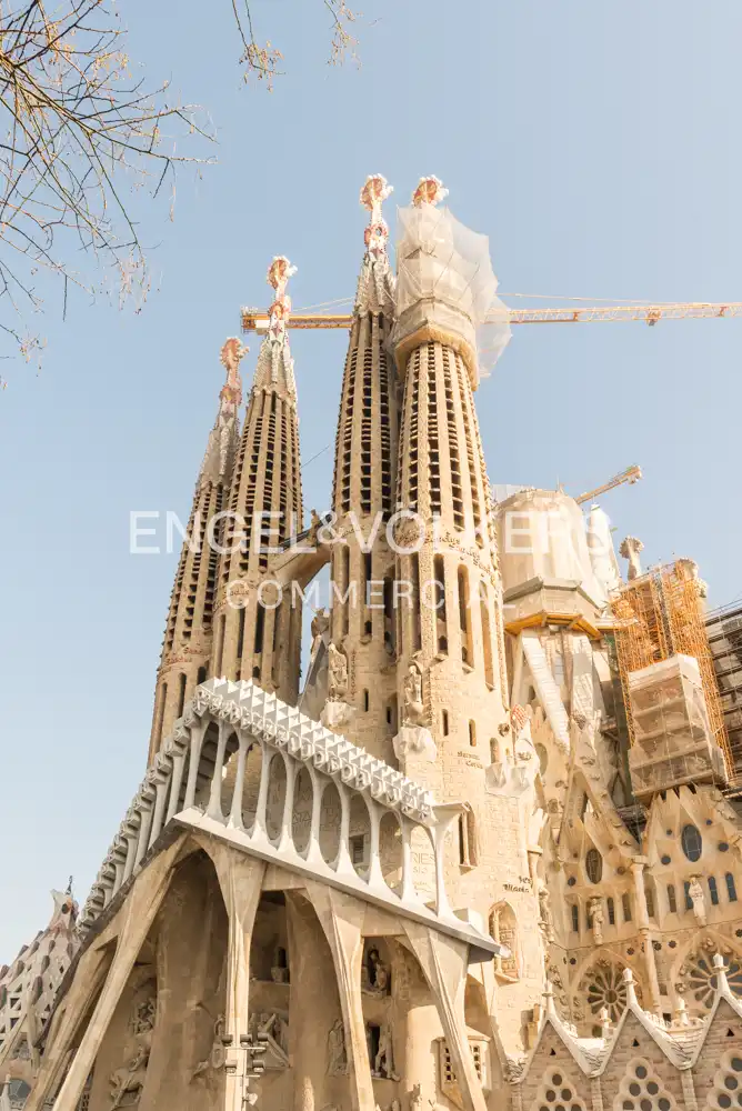 Vista exterior de Edifici en venda en Barcelona