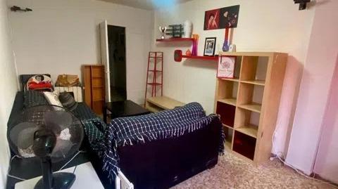 Foto 5 de Pis en venda a Reyes, Madrid