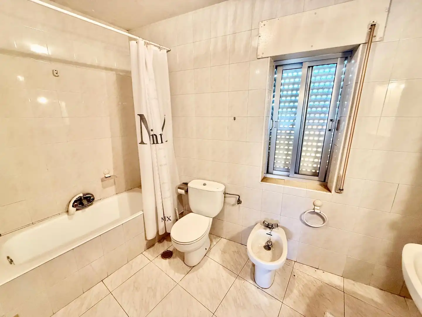Bathroom of Buildings for sale in Villaquejida