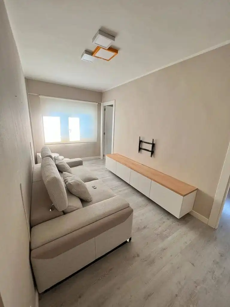 Sala de estar de Piso de alquiler en Torrelavega  con Calefacción, Parquet y Amueblado