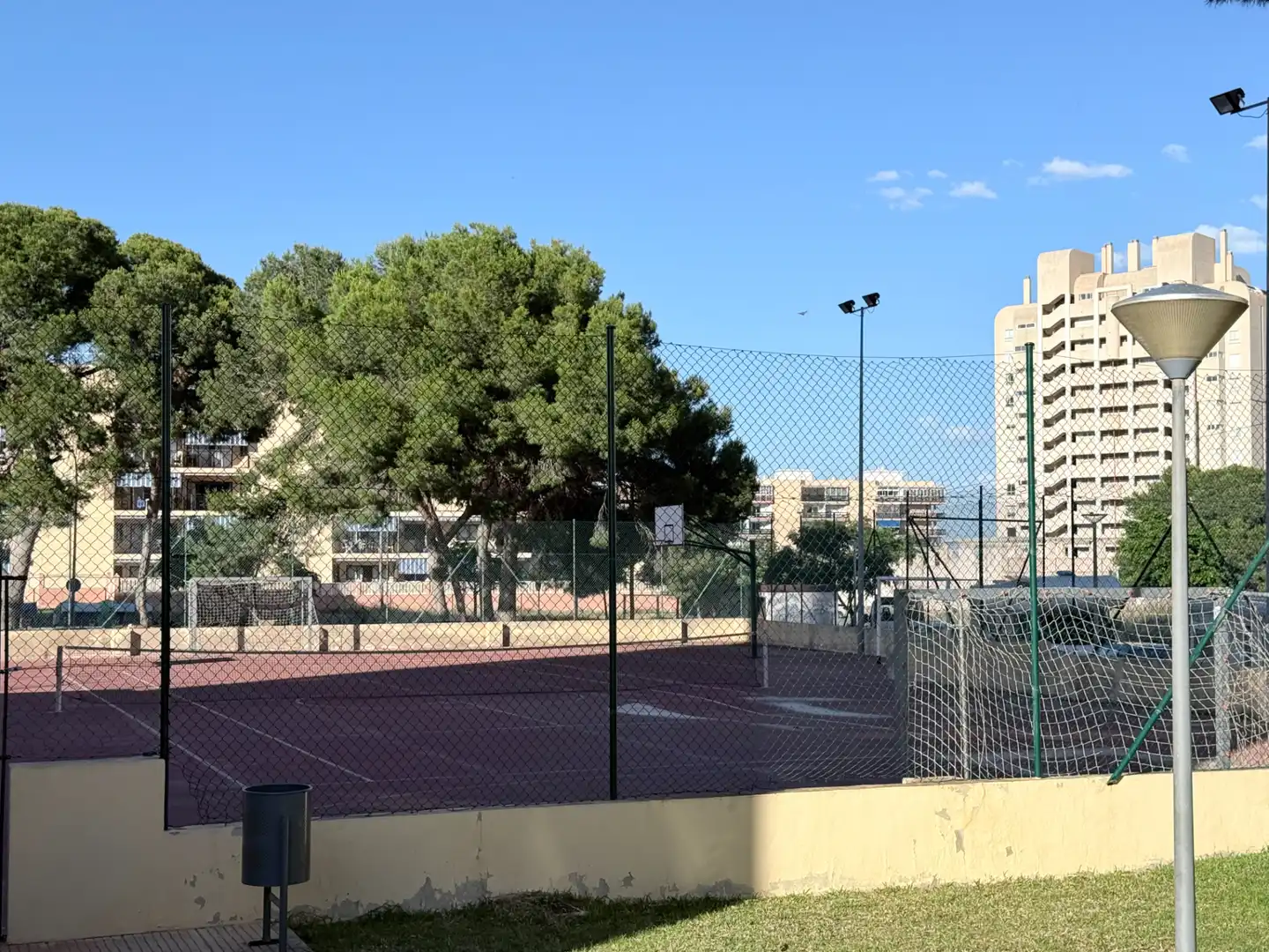 Außenansicht von Wohnung zum Verkauf in El Campello mit Klimaanlage, Heizung und Parkett