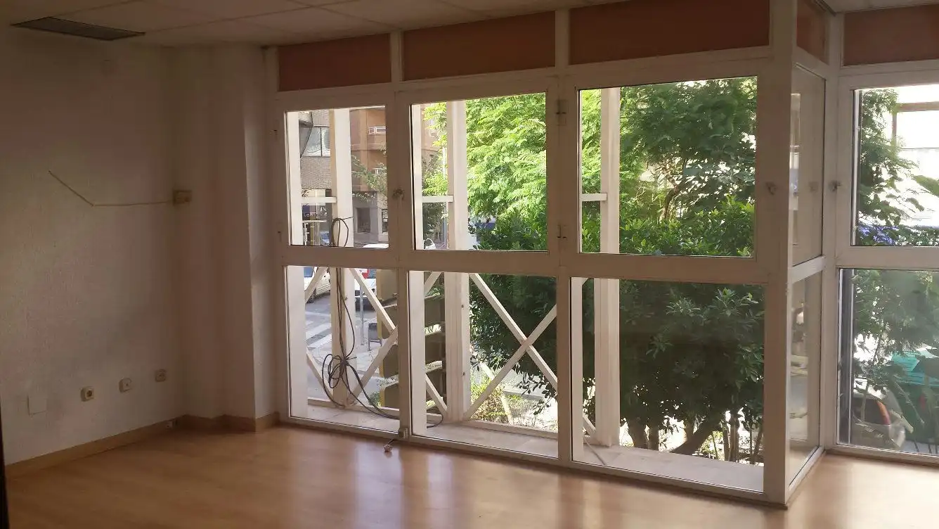 Oficina de alquiler en El Ejido con Aire acondicionado