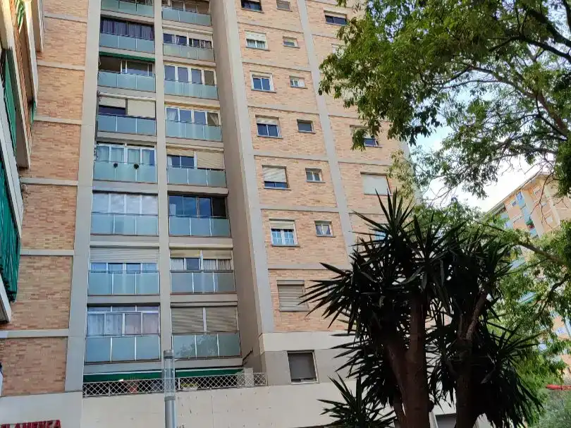 Vista exterior de Pis en venda en  Barcelona Capital amb Balcó