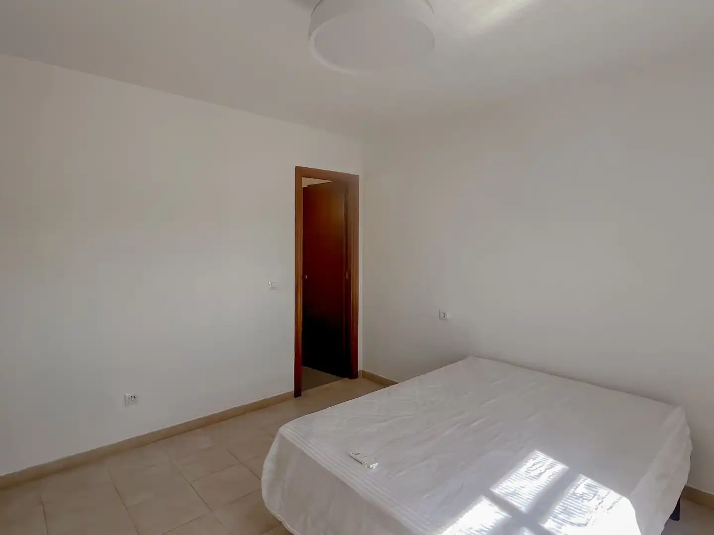 Schlafzimmer von Wohnung zur Miete in Sevilla mit Klimaanlage, Heizung und Terrasse